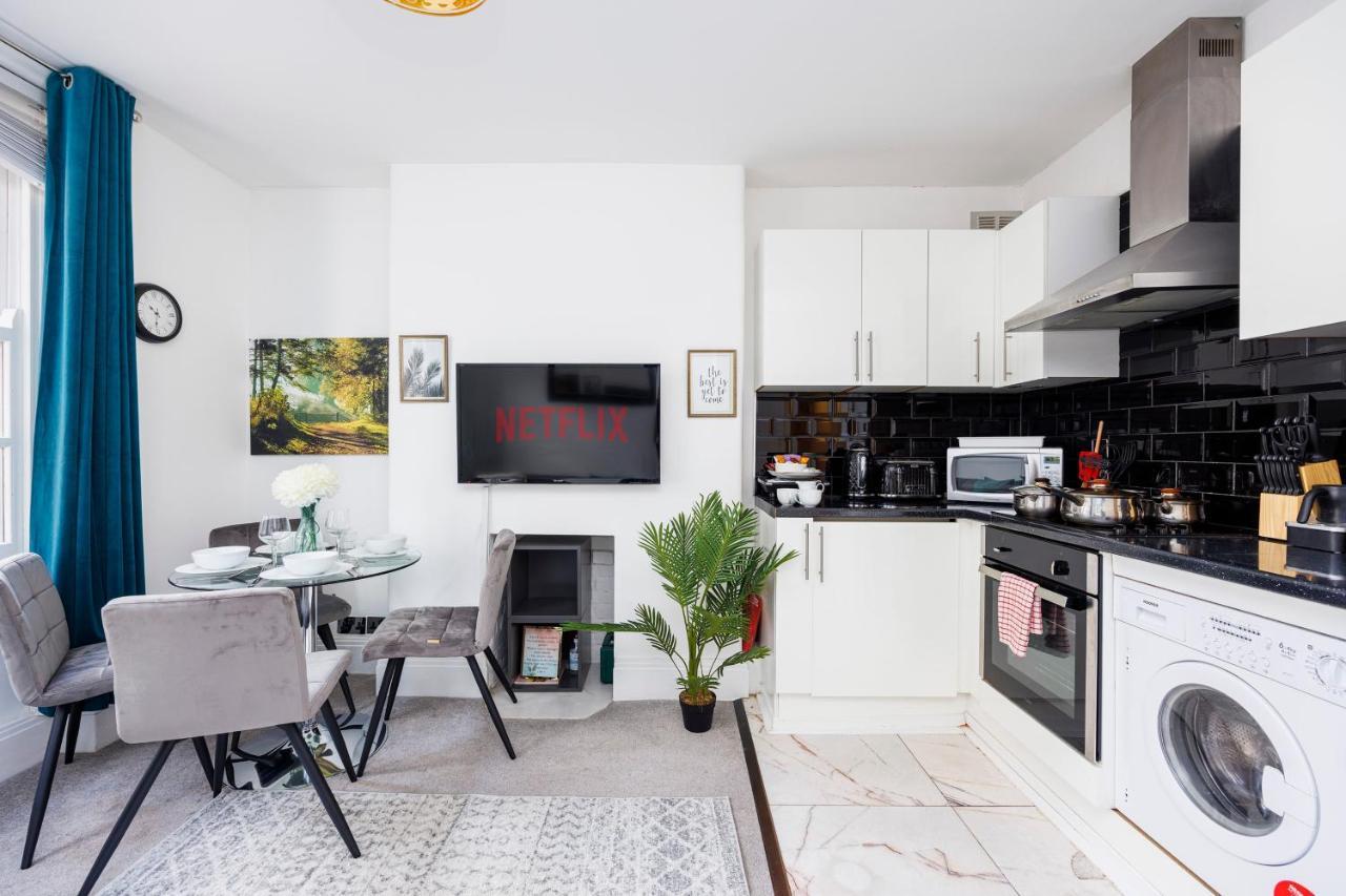 2 Bed Apartment London Exterior photo